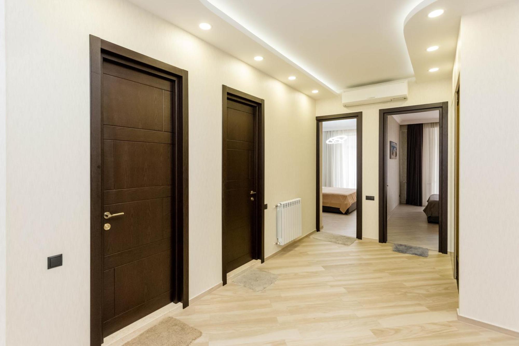 Appartamento Centered Living Tbilisi Esterno foto