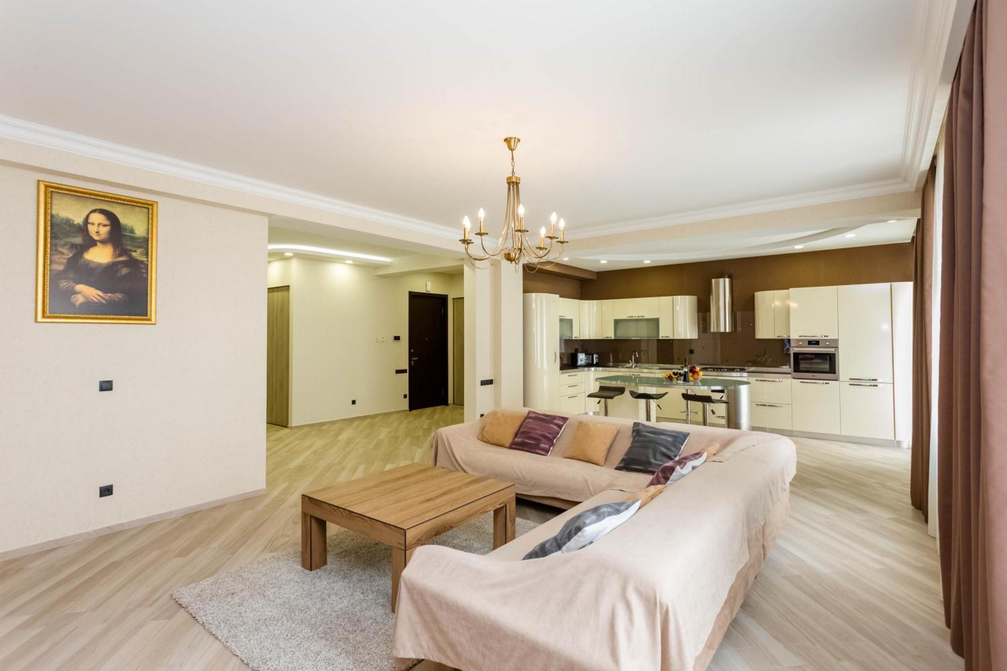 Appartamento Centered Living Tbilisi Esterno foto